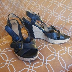 Sofft size 7.5 black leather sandals